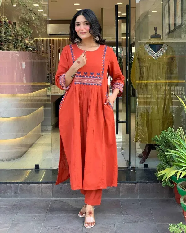 Women_S_Rayon_Embroidered_A_Line_Kurti_With_Pant_Set