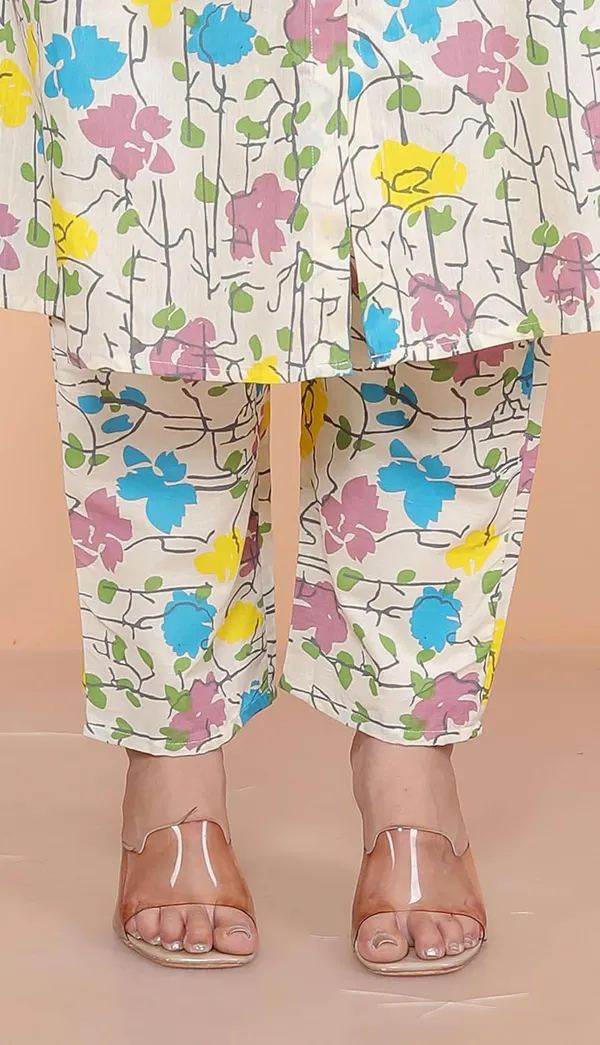 Cream_White_Cotton_Floral_Printed_Mandarin_Collar_A_Line_Kurti_With_Pant_For_Women