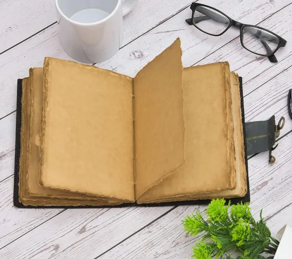 Leather_Journal_With_Lock