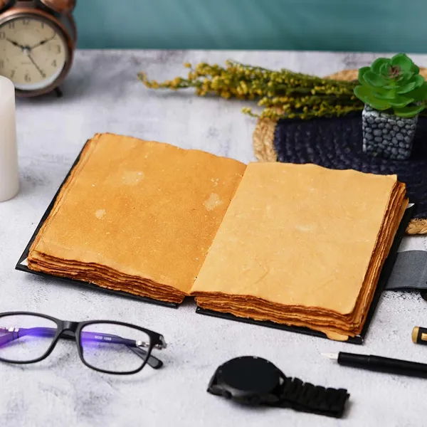 Cardboard_Journal_With_Buckle_Lock