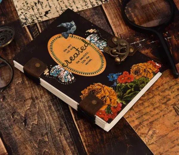 Cardboard_Journal_With_Buckle_Lock