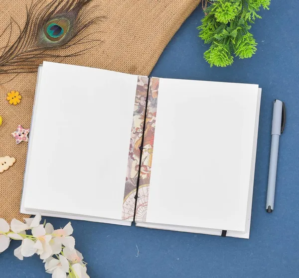 Cardboard_Journal_With_String_Closure
