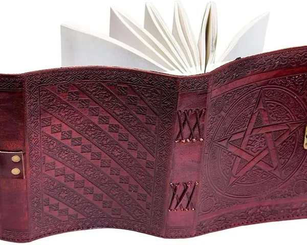 Leather_Journal_With_Metal_Lock