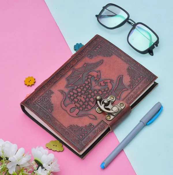 Leather_Journal_With_Metal_Lock