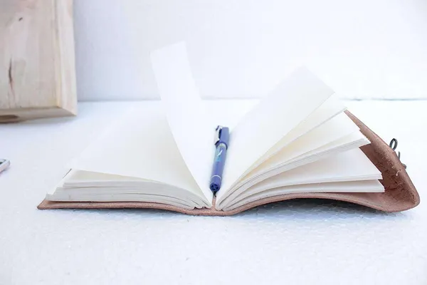 Leather_Journal_With_Metal_Lock