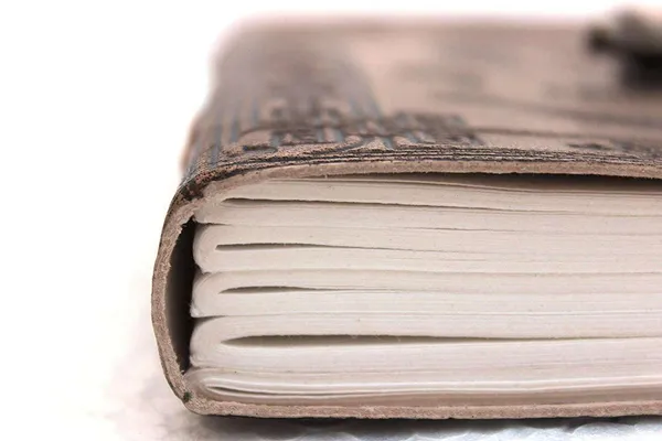 Leather_Journal_With_Metal_Lock