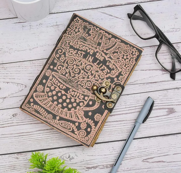 Leather_Journal_With_Lock_Closure