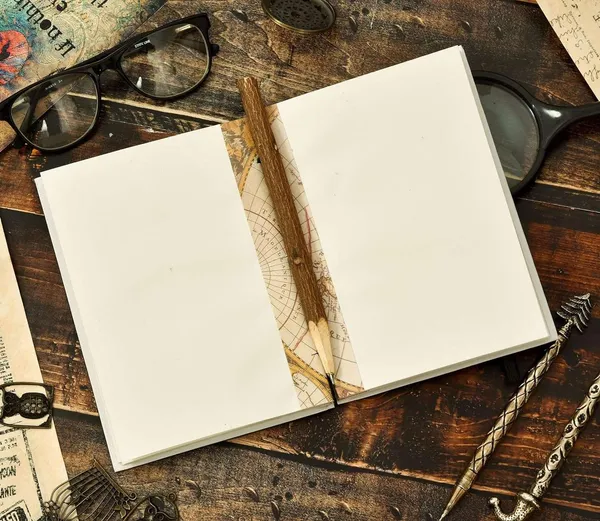 Cardboard_Journal_With_String_Closure
