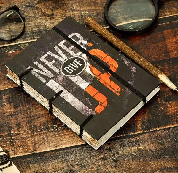 Cardboard_Journal_With_String_Closure