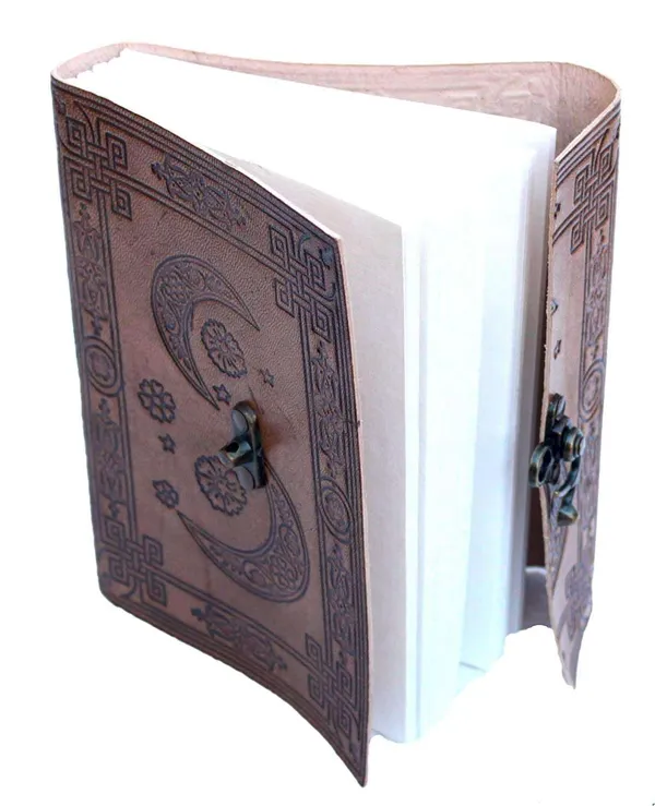 Leather_Journal_With_Metal_Lock
