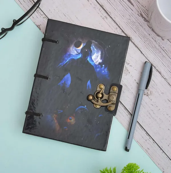 Cardboard_Journal_With_Buckle_Lock