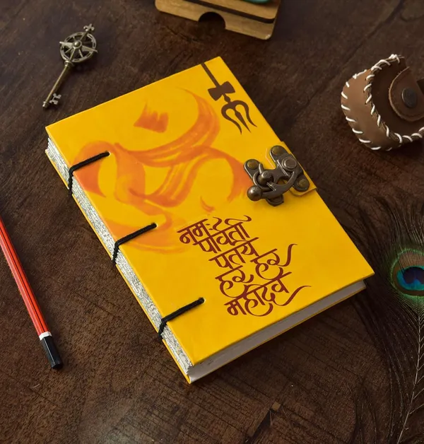 Cardboard_Journal_With_Buckle_Lock