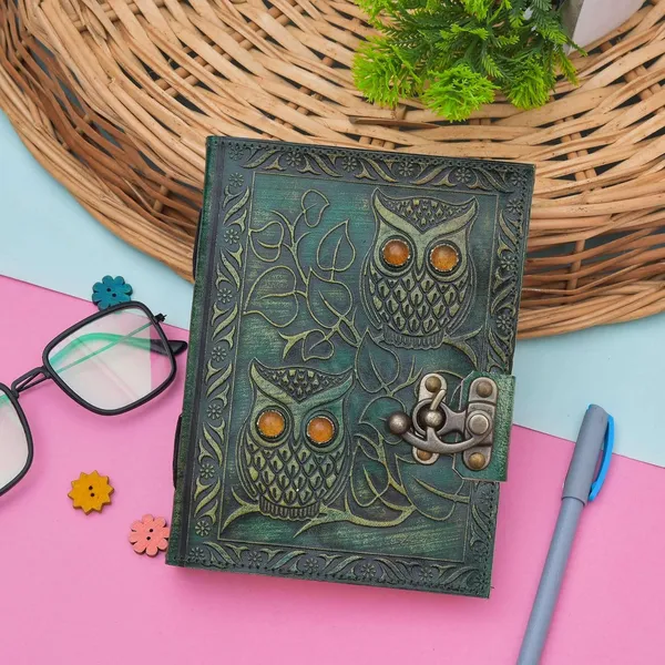 Leather_Journal_With_Metal_Lock