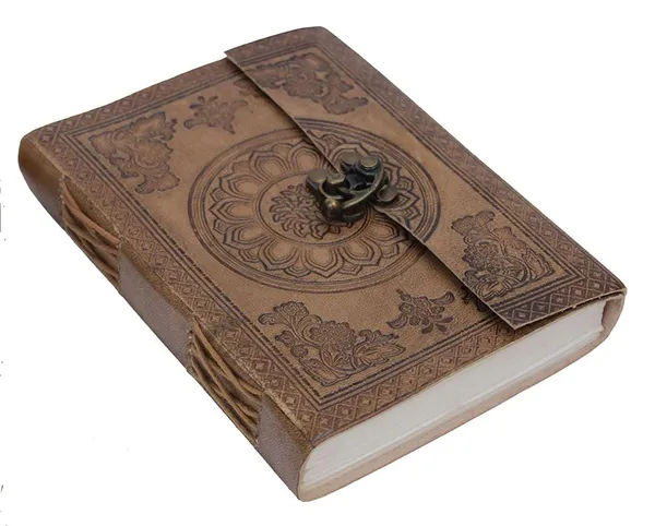 Leather_Journal_With_Metal_Lock