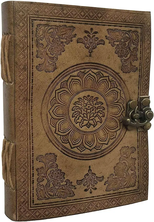 Leather_Journal_With_Metal_Lock