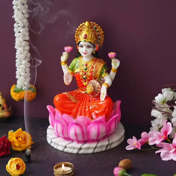 Lakshmi_Marble_Dust_Statue