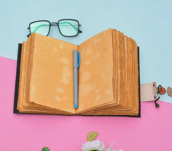 Leather_Journal_With_Lock_Closure