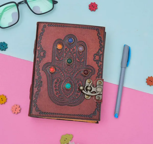 Leather_Journal_With_Lock_Closure