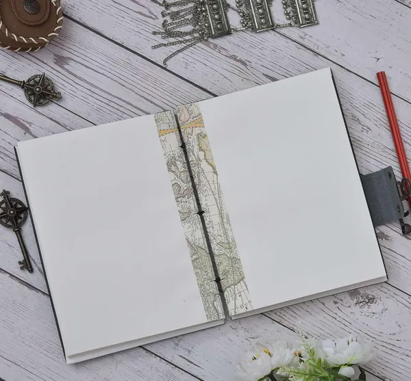 Cardboard_Journal_With_Buckle_Lock