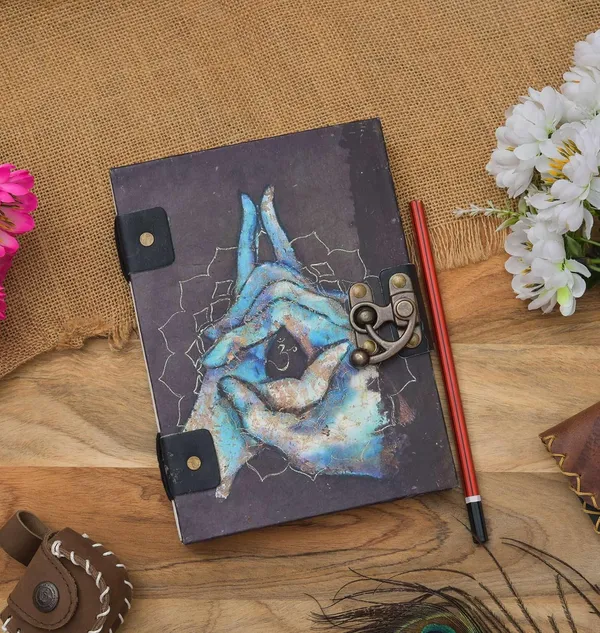 Handmade_Cardboard_Journal_With_Buckle_Lock
