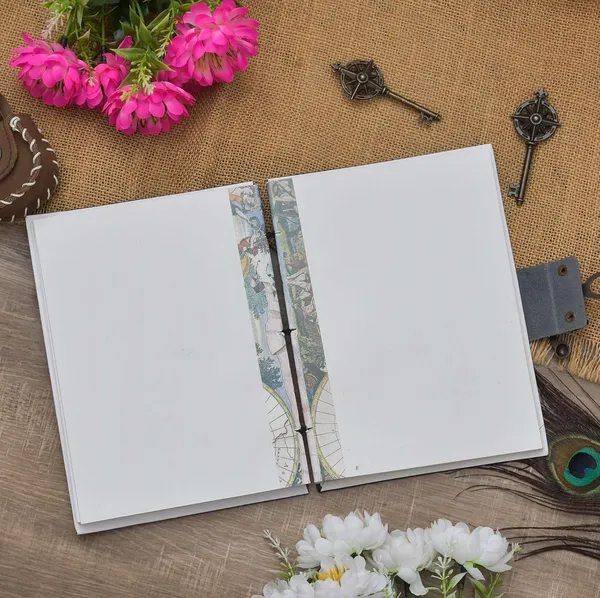 Handmade_Cardboard_Journal_With_Buckle_Lock