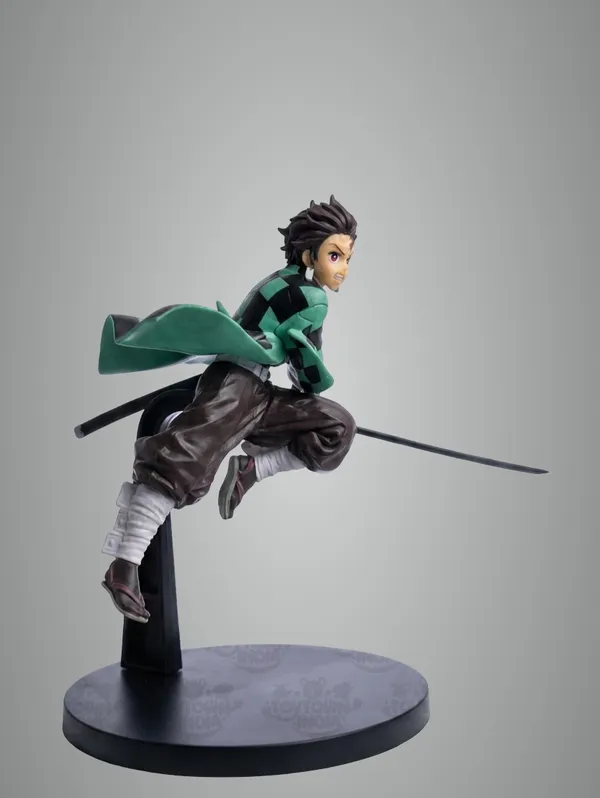 Green_Pvc_Plastic_Demon_Slayer_Tanjiro_Kamado_Action_Figure_-_17_Cm