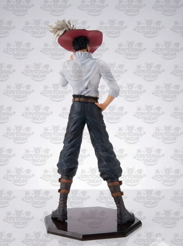 White_Pvc_Plastic_Dracule_Mihawk_Figure_With_Box_-_28.5_Cm