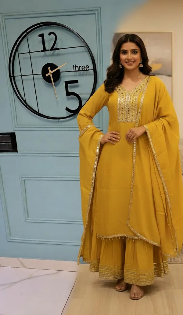 Yellow_Premium_Cotton_Blend_Kurta_And_Pant_Set_For_Women