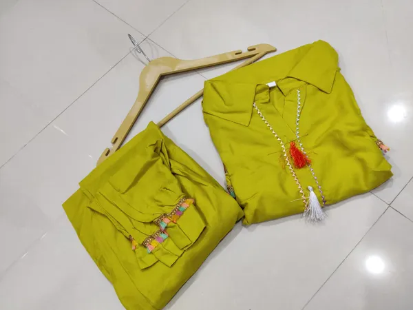 Black_And_Green_Premium_Chanderi_Silk_Kurta_With_Pant_Set_For_Women_(Pack_Of_2)