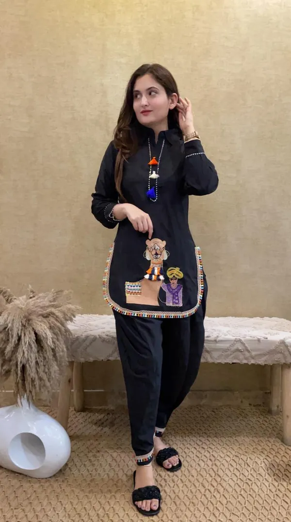 Black_And_Green_Premium_Chanderi_Silk_Kurta_With_Pant_Set_For_Women_(Pack_Of_2)
