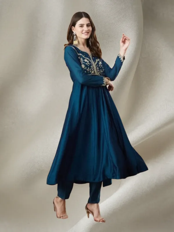Blue_Premium_Chanderi_Silk_Kurta_Set_For_Women