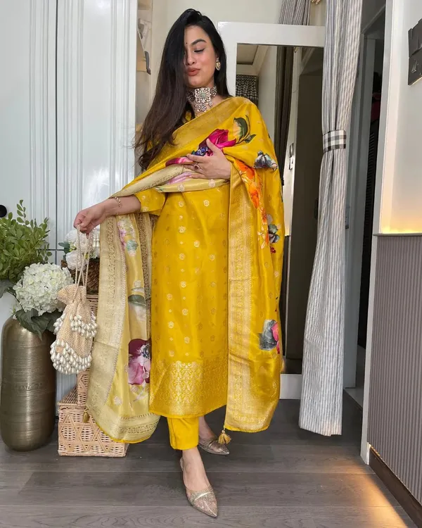 Yellow_Premium_Chanderi_Silk_Kurta_Set_For_Women