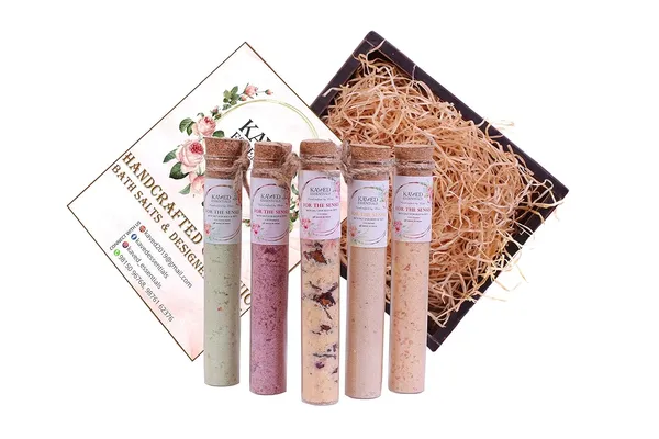 Organic_Bath_Salts_With_Essentials_Oils_Shahi_Snan_Pack_Of_5_With_Wooden_Box._Green_Apple_Rose_Strawberry_Lemon_Orange_60_Gm_Each