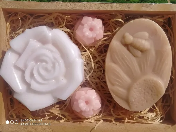 Rose_And_Coffee_Handmade_Soap_Set_In_Beautiful_Shapes_With_Wooden_Box_Set_Of_4