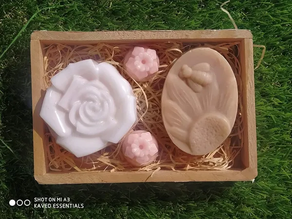 Rose_And_Coffee_Handmade_Soap_Set_In_Beautiful_Shapes_With_Wooden_Box_Set_Of_4