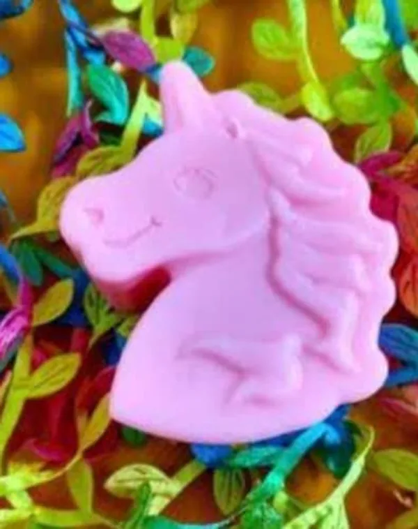 Handmade_Unicorn_Soap_Made_With_Body_Butters_Sulphate_And_Paraben_Free_200_Gm