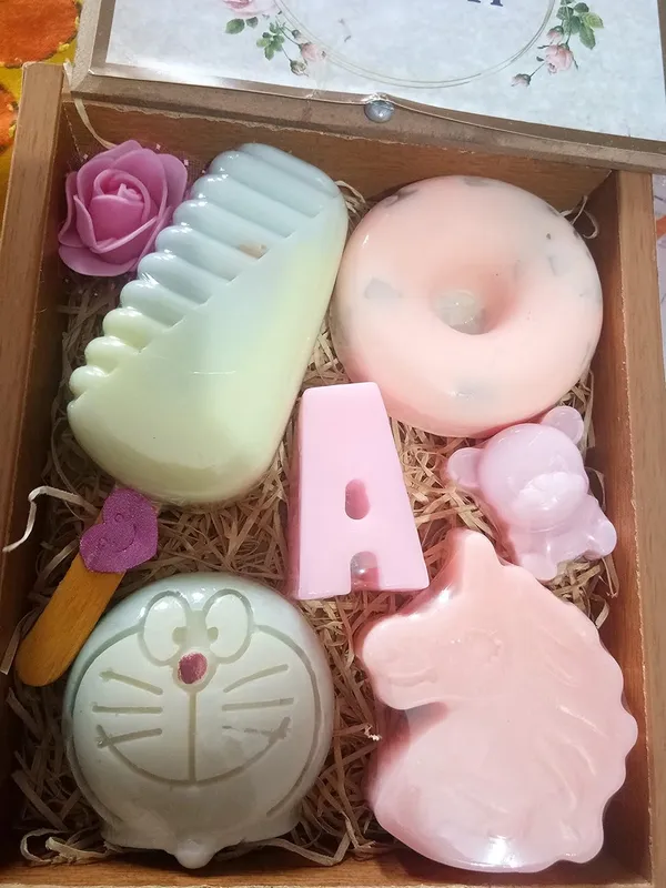 Handmade_Fizzle_Pop's_Unicorn_Donut_And_Doraemon_With_'A'_Initial_Soap_Combo_Gift_Set_For_Kids_Unisex_Sulphate_And_Paraben_Free_500Gm