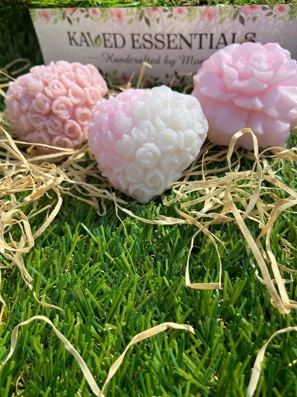 Lacto_Calamine_And_Rose_Heart_With_Flowers_Handmade_Soap_Set_Maintain_Moisture_In_The_Skin_170_Gm