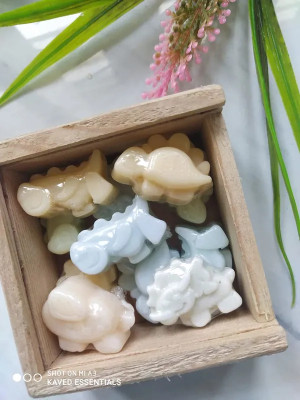 Mini_Dino_Traveling_Soap_Set_For_Kids_With_Wooden_Box_10_20_Pieces_100_Gm