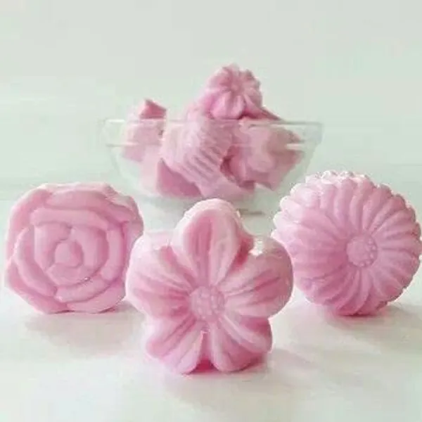 Mini_Flowers_Traveling_Soap_Set_For_Kids_Wooden_Box_12_13_Pieces_100_Gm