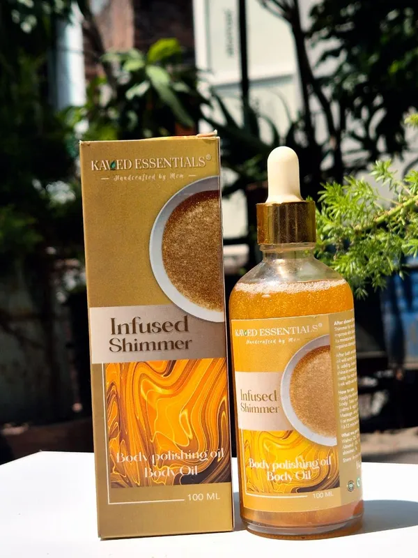 Kaved_Essentials_Glow_Body_Oil/Polishing_Oil_Infused_With_Gold_Flakes_Walnut_Oil_And_Avocado_Oil_Rich_In_Vitamin_E_100Ml