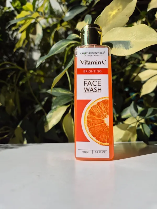 Vitamin_C_Radiance_Boosting_Face_Wash_Deeply_Cleanses_And_Reverses_Sun_Damage_Evens_Skin_Tone_And_Brightens_Complexion_For_Clear_Blemish_Free_Skin_100Ml