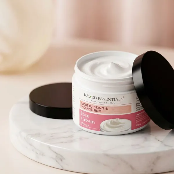Hydrating_Whipped_Body_Butter_Moisturizes_Skin_100_Gm
