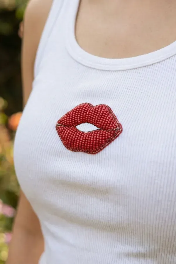 Red_Kiss_Beaded_Motif_Cotton_Tank_Top_For_Women