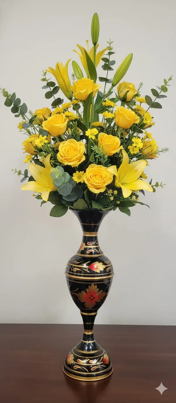 Black__Iron_Flower_Vase_For_Displaying_Fresh_Or_Artificial_Flowers