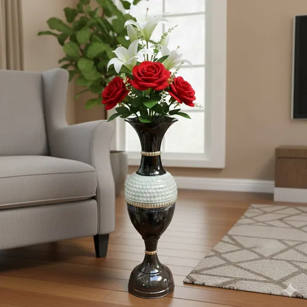Black_Iron_Flower_Vase_For_Displaying_Fresh_Or_Artificial_Flowers