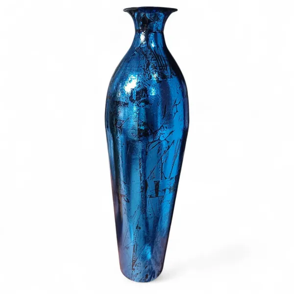 Blue_Iron_Flower_Vase_For_Displaying_Fresh_Or_Artificial_Flowers