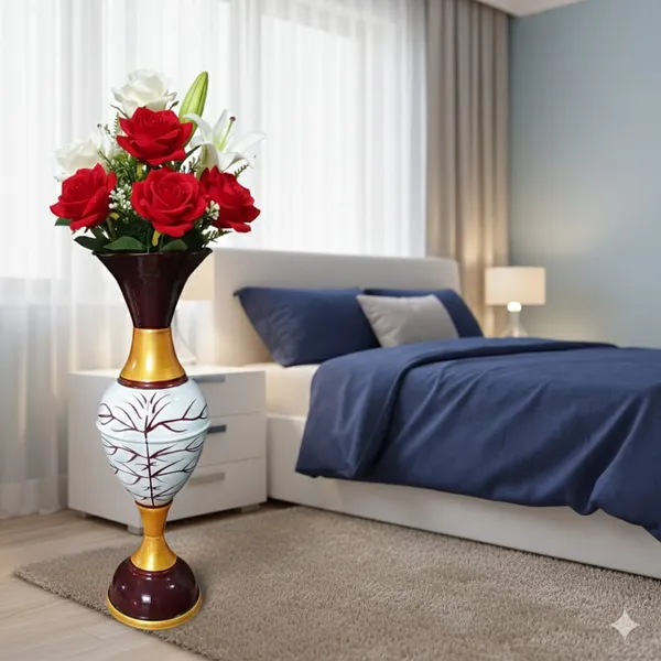 Brown_Gold_Iron_Flower_Vase_For_Displaying_Fresh_Or_Artificial_Flowers