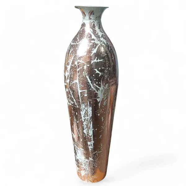 Copper_Iron_Flower_Vase_For_Displaying_Fresh_Or_Artificial_Flowers