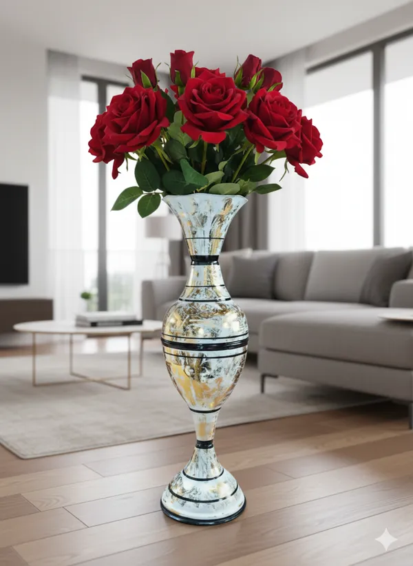 Gold_Iron_Flower_Vase_For_Displaying_Fresh_Or_Artificial_Flowers